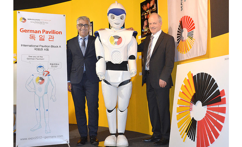 Expo german pavillion Roboter HANs Themenkostüme