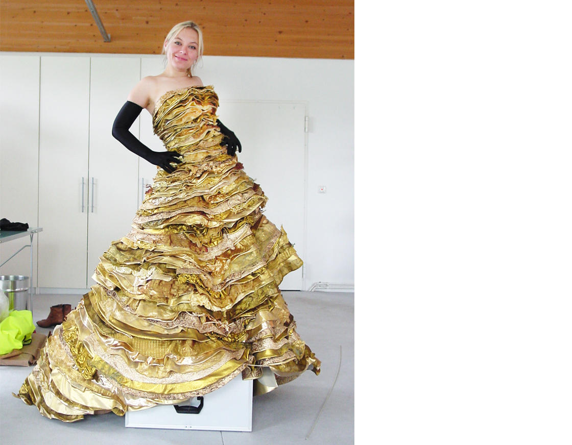 Kostümproduktion Event goldkleid